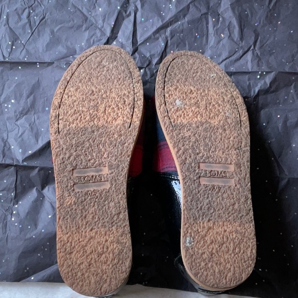 ⚫️🔴 TOMS BLACK PATIENT LEATHER SHOES WITH PLAID BOWS 🔴⚫️ - Picture 16 of 16